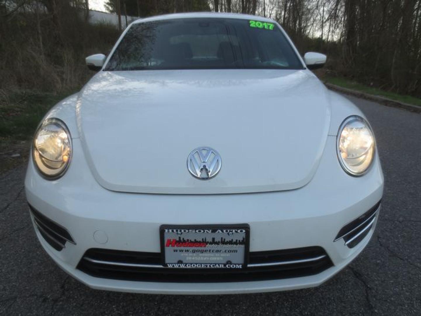 2017 White /Black Volkswagen Beetle 1.8T SEL (3VWJ17AT8HM) with an 1.8L L4 DOHC 16V engine, Automatic transmission, located at 270 US Route 6, Mahopac, NY, 10541, (845) 621-0895, 41.349022, -73.755280 - Photo#2