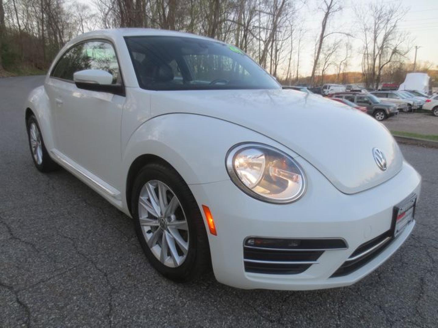 2017 White /Black Volkswagen Beetle 1.8T SEL (3VWJ17AT8HM) with an 1.8L L4 DOHC 16V engine, Automatic transmission, located at 270 US Route 6, Mahopac, NY, 10541, (845) 621-0895, 41.349022, -73.755280 - Photo#1