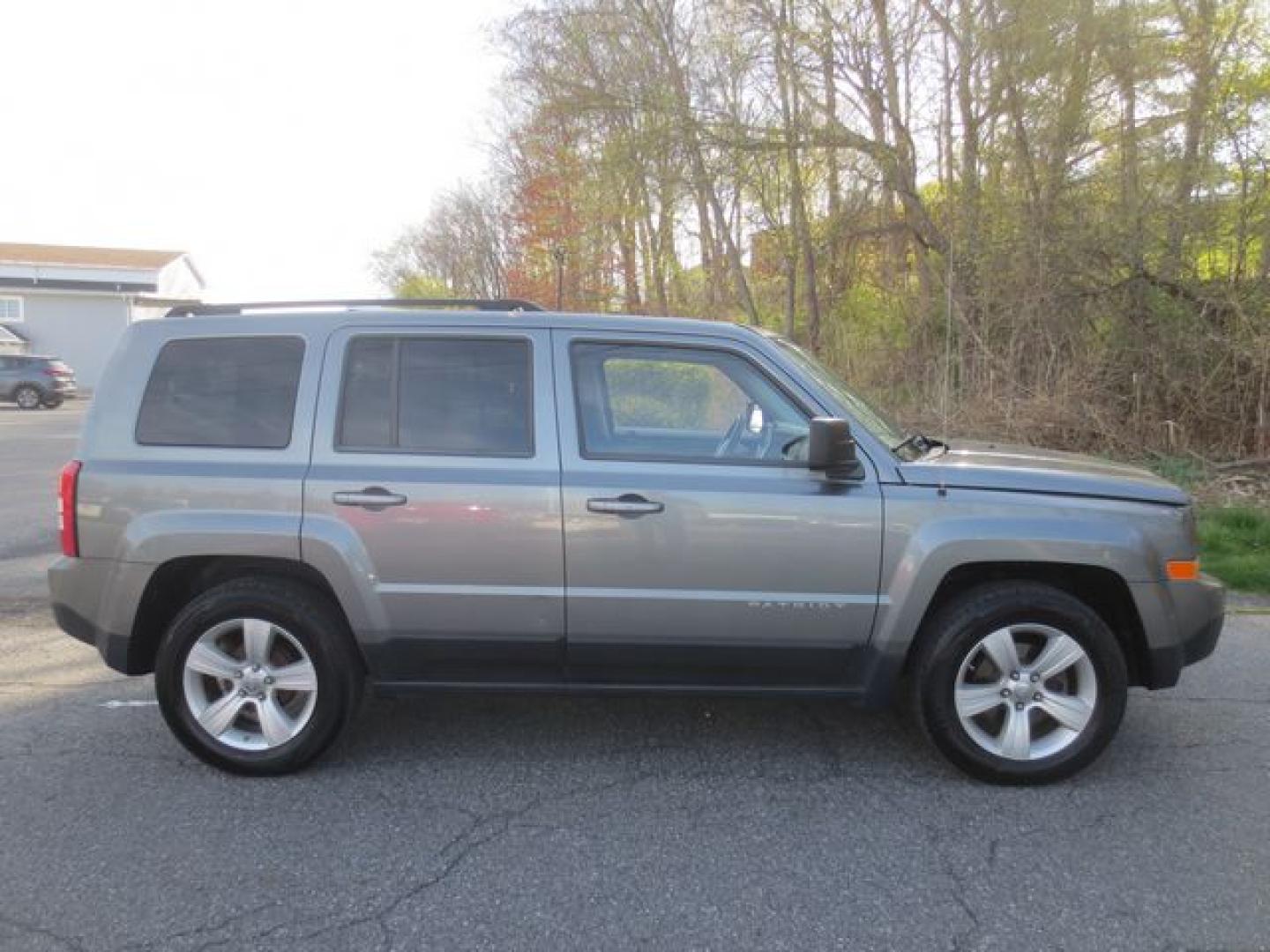 2012 Gray /Black Jeep Patriot Sport 2WD (1C4NJPBBXCD) with an 2.4L L4 DOHC 16V engine, Automatic transmission, located at 270 US Route 6, Mahopac, NY, 10541, (845) 621-0895, 41.349022, -73.755280 - Photo#9