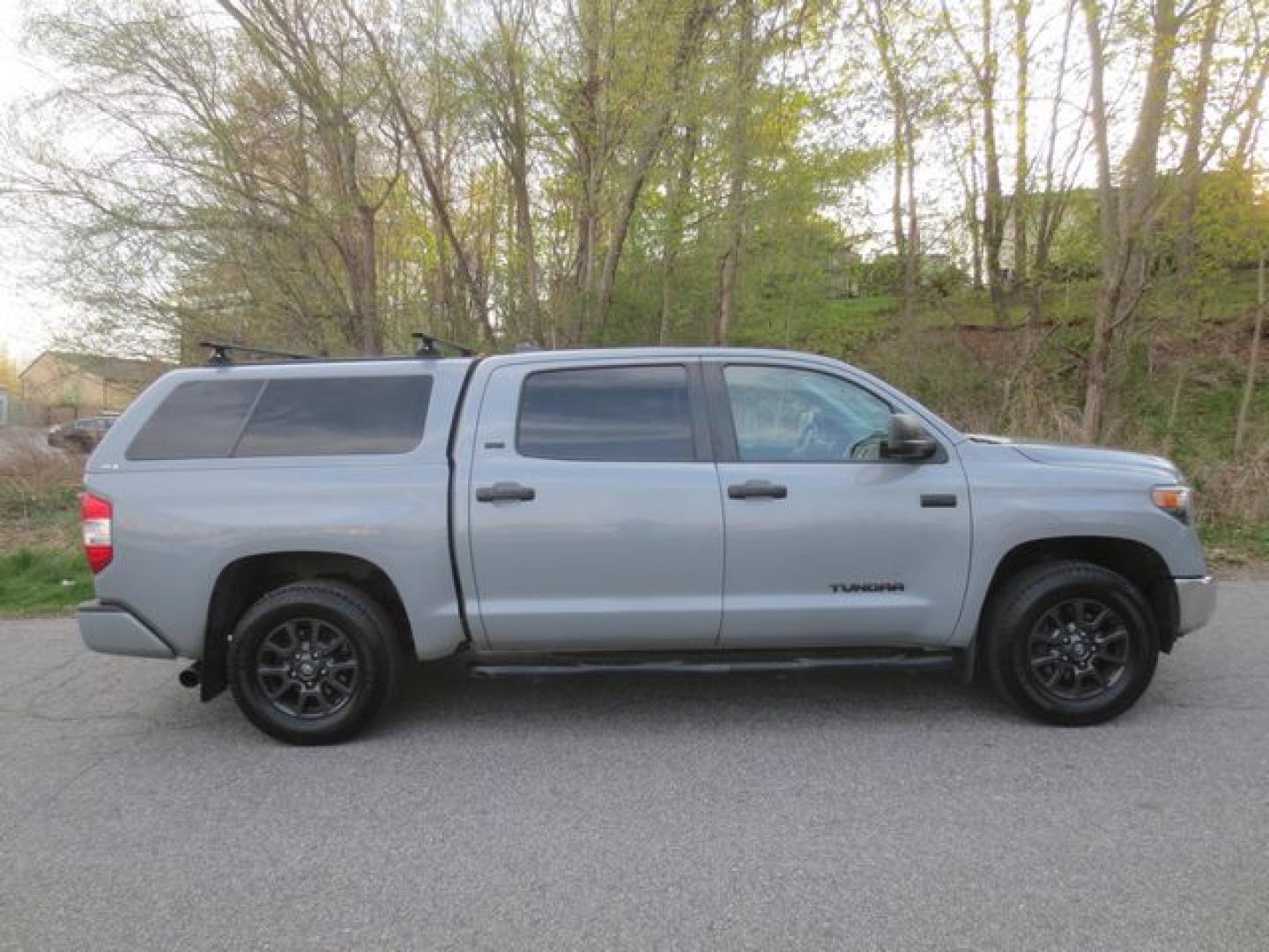 2021 Gray /Black Toyota Tundra SR5 5.7L V8 CrewMax 4WD (5TFDY5F1XMX) with an 5.7L V8 DOHC 32V engine, 6A transmission, located at 270 US Route 6, Mahopac, NY, 10541, (845) 621-0895, 41.349022, -73.755280 - Photo#11