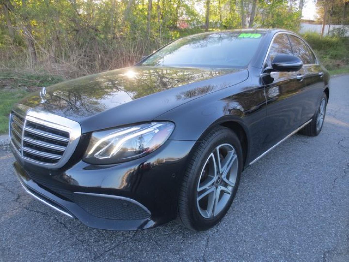 2019 Black /Tan Mercedes-Benz E-Class E300 Luxury 4MATIC Sedan (WDDZF4KB5KA) with an 2.0L L4 DOHC 16V engine, Automatic transmission, located at 270 US Route 6, Mahopac, NY, 10541, (845) 621-0895, 41.349022, -73.755280 - Photo#0