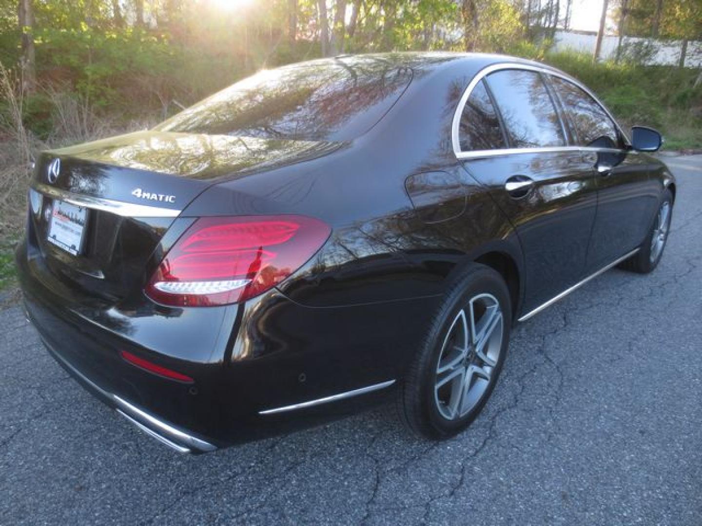 2019 Black /Tan Mercedes-Benz E-Class E300 Luxury 4MATIC Sedan (WDDZF4KB5KA) with an 2.0L L4 DOHC 16V engine, Automatic transmission, located at 270 US Route 6, Mahopac, NY, 10541, (845) 621-0895, 41.349022, -73.755280 - Photo#3