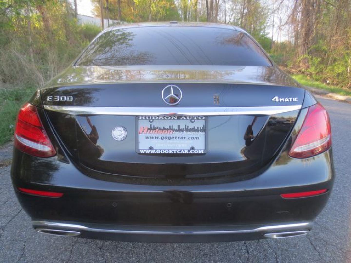 2019 Black /Tan Mercedes-Benz E-Class E300 Luxury 4MATIC Sedan (WDDZF4KB5KA) with an 2.0L L4 DOHC 16V engine, Automatic transmission, located at 270 US Route 6, Mahopac, NY, 10541, (845) 621-0895, 41.349022, -73.755280 - Photo#5