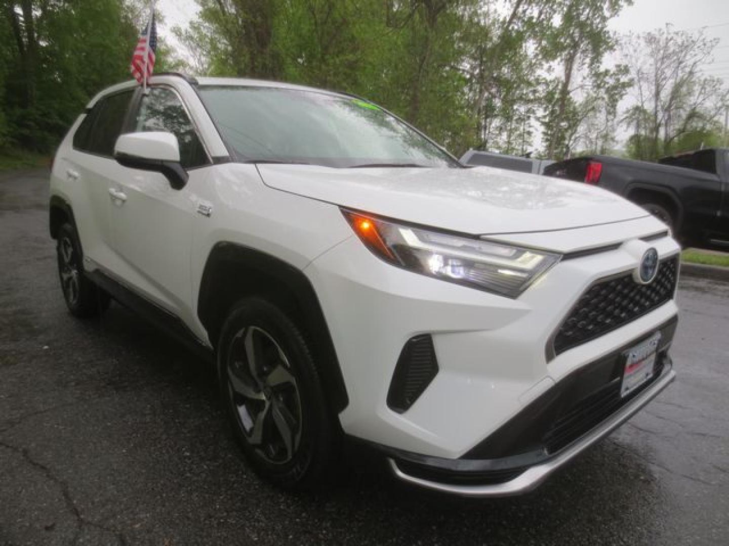 2022 White /Black Toyota RAV4 Prime SE Prime (JTMAB3FV9ND) with an 2.5L L4 DOHC 16V engine, Automatic transmission, located at 270 US Route 6, Mahopac, NY, 10541, (845) 621-0895, 41.349022, -73.755280 - Photo#1