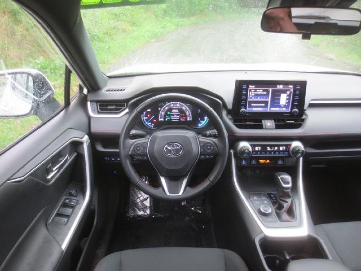 2022 White /Black Toyota RAV4 Prime SE Prime (JTMAB3FV9ND) with an 2.5L L4 DOHC 16V engine, Automatic transmission, located at 270 US Route 6, Mahopac, NY, 10541, (845) 621-0895, 41.349022, -73.755280 - Photo#8