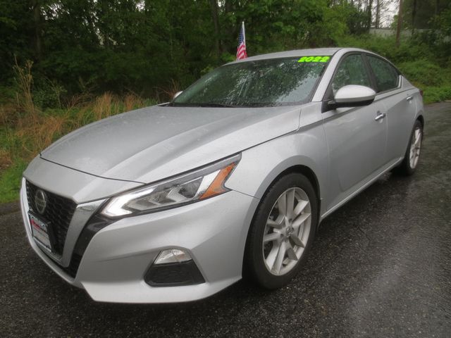 photo of 2022 Nissan Altima 2.5 SV