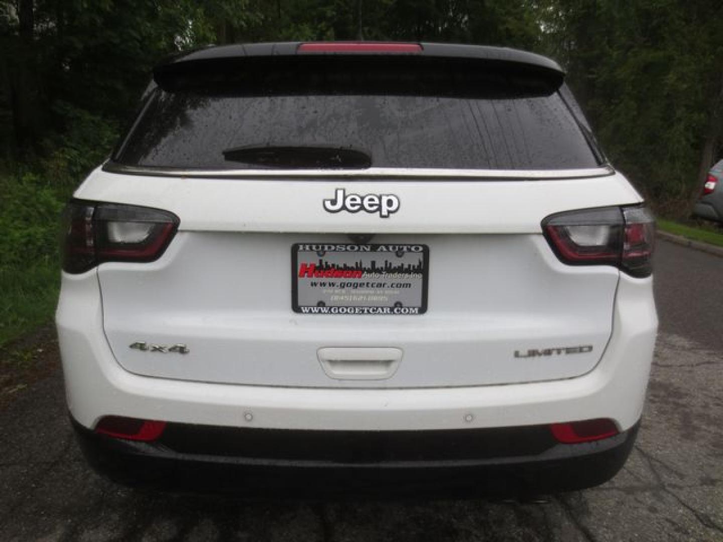 2022 White /Black Jeep Compass Limited 4WD (3C4NJDCB4NT) with an 2.4L L4 DOHC 16V engine, Automatic transmission, located at 270 US Route 6, Mahopac, NY, 10541, (845) 621-0895, 41.349022, -73.755280 - Photo#5