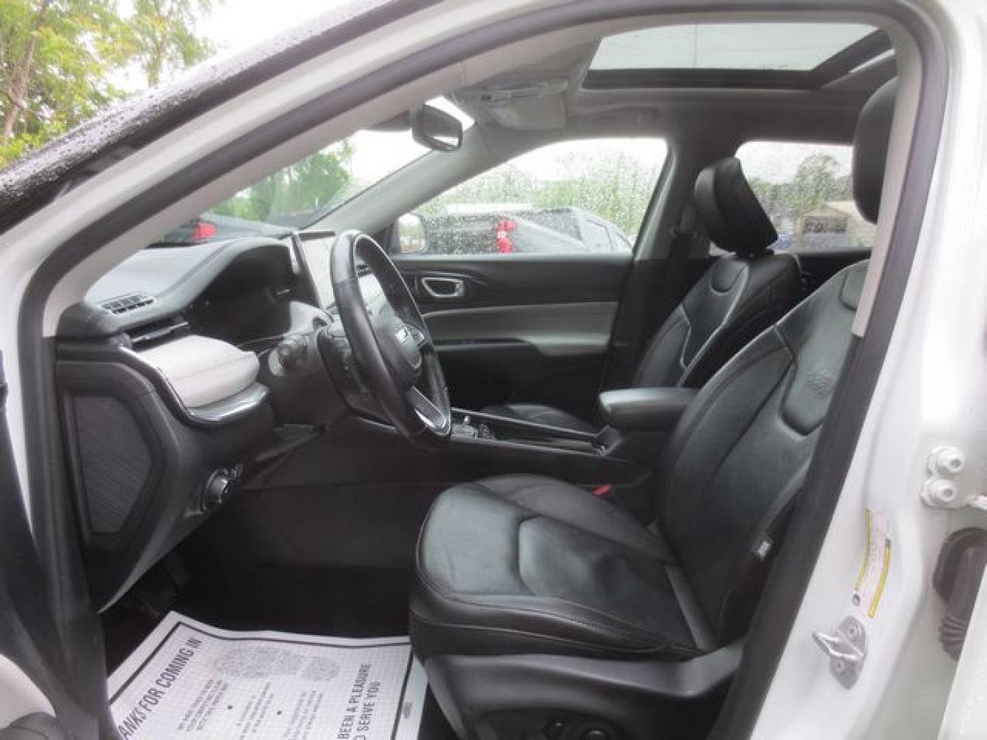 2022 White /Black Jeep Compass Limited 4WD (3C4NJDCB4NT) with an 2.4L L4 DOHC 16V engine, Automatic transmission, located at 270 US Route 6, Mahopac, NY, 10541, (845) 621-0895, 41.349022, -73.755280 - Photo#7
