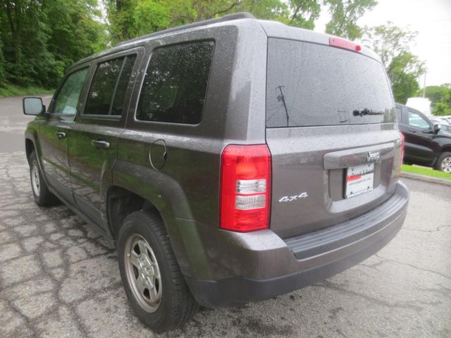 2017 Gray /Black Jeep Patriot Sport 4WD (1C4NJRBB2HD) with an 2.4L L4 DOHC 16V engine, Automatic transmission, located at 270 US Route 6, Mahopac, NY, 10541, (845) 621-0895, 41.349022, -73.755280 - Photo#4