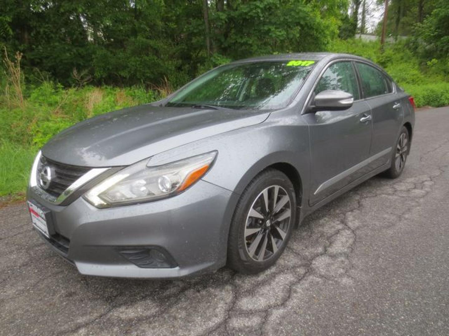 2017 Gray /Black Nissan Altima 2.5 SL (1N4AL3AP7HC) with an 2.5L L4 DOHC 16V engine, Automatic transmission, located at 270 US Route 6, Mahopac, NY, 10541, (845) 621-0895, 41.349022, -73.755280 - Photo#0