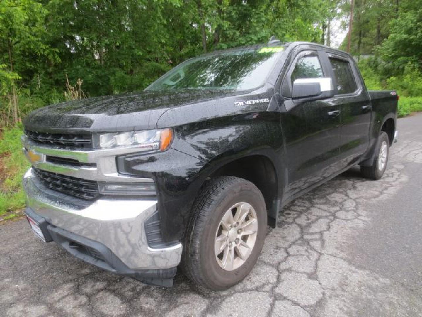 2019 Black /Black Chevrolet Silverado 1500 LT Crew Cab 4WD (3GCPYDEK9KG) with an 2.7L L4 DOHC 16V TURBO engine, Automatic transmission, located at 270 US Route 6, Mahopac, NY, 10541, (845) 621-0895, 41.349022, -73.755280 - Photo#0