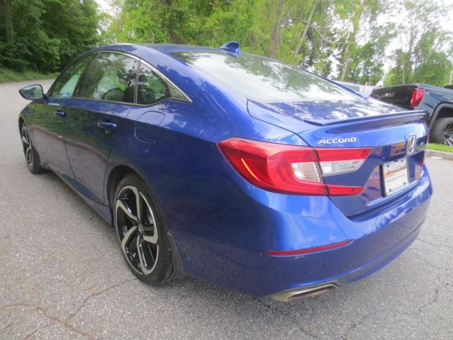 2018 Blue /Black Honda Accord Sport 6-Spd MT (1HGCV1E37JA) with an 1.5L L4 DOHC 16V engine, 6 Speed Manual transmission, located at 270 US Route 6, Mahopac, NY, 10541, (845) 621-0895, 41.349022, -73.755280 - Photo#4