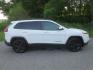 2017 White /Black Jeep Cherokee Limited 4WD (1C4PJMDB0HW) with an 2.4L L4 DOHC 16V engine, Automatic transmission, located at 270 US Route 6, Mahopac, NY, 10541, (845) 621-0895, 41.349022, -73.755280 - Photo#10