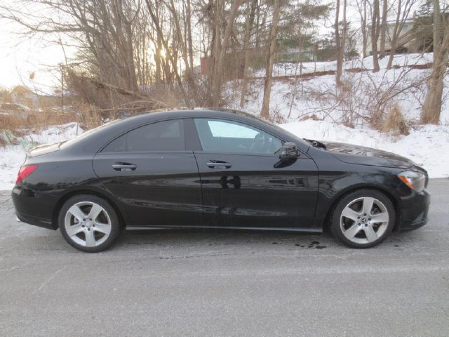 2016 Black /Black Mercedes-Benz CLA-Class CLA250 4MATIC (WDDSJ4GBXGN) with an 2.0L L4 DOHC 16V engine, Automatic transmission, located at 270 US Route 6, Mahopac, NY, 10541, (845) 621-0895, 41.349022, -73.755280 - Photo#10