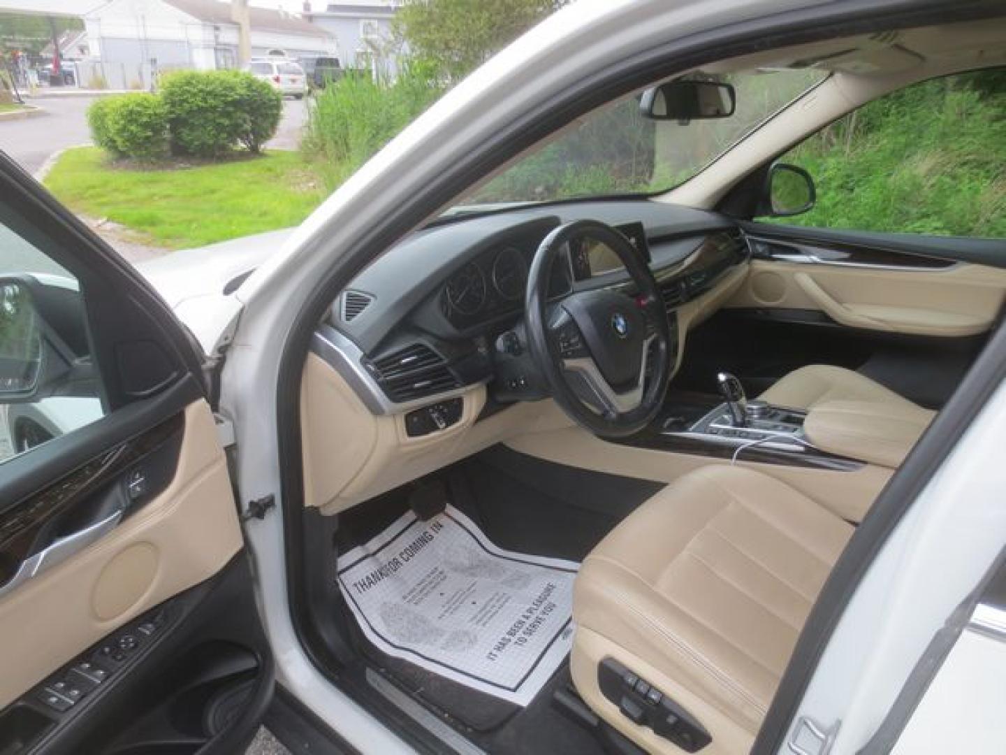 2016 White /Tan BMW X5 xDrive35i (5UXKR0C50G0) with an 3.0L L6 DOHC 24V engine, Automatic transmission, located at 270 US Route 6, Mahopac, NY, 10541, (845) 621-0895, 41.349022, -73.755280 - Photo#2