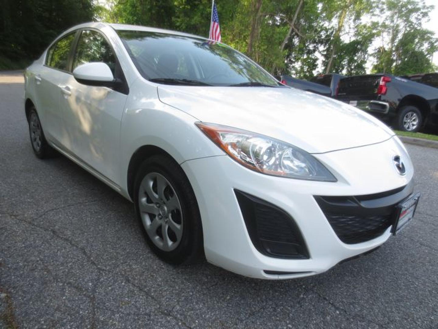 2011 White /Black Mazda MAZDA3 I Sport (JM1BL1UG4B1) with an 2.0L L4 DOHC 16V engine, Automatic transmission, located at 270 US Route 6, Mahopac, NY, 10541, (845) 621-0895, 41.349022, -73.755280 - Photo#1