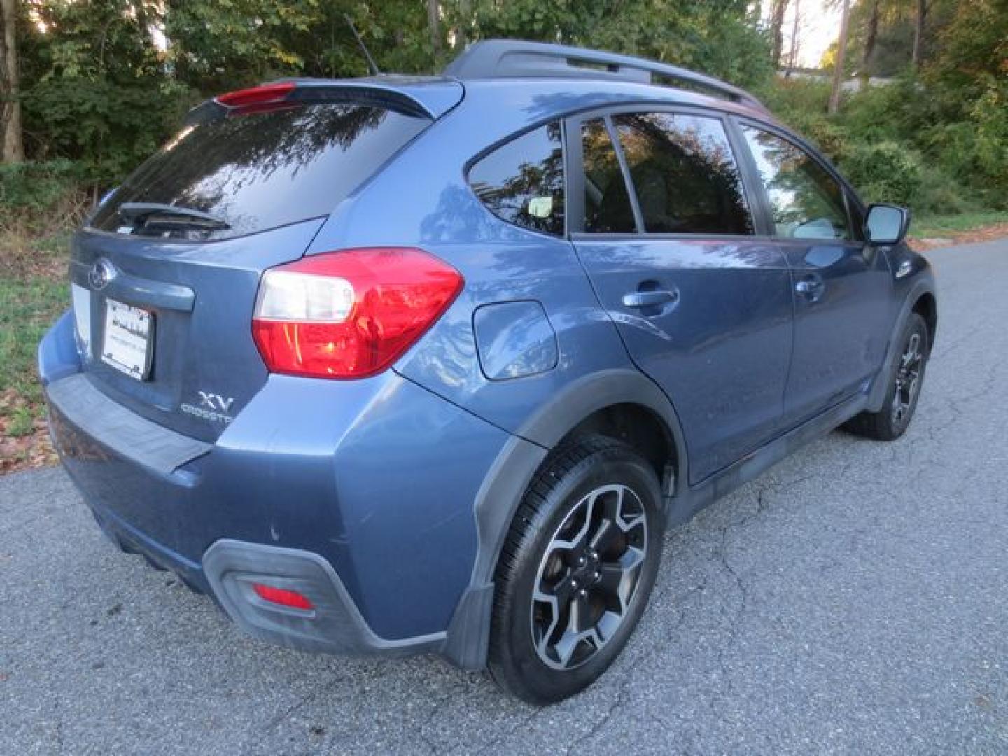 2013 Blue /Tan Subaru XV Crosstrek 2.0 Limited (JF2GPACC0D2) with an 2.0L L4 DOHC 16V engine, Automatic transmission, located at 270 US Route 6, Mahopac, NY, 10541, (845) 621-0895, 41.349022, -73.755280 - Photo#3