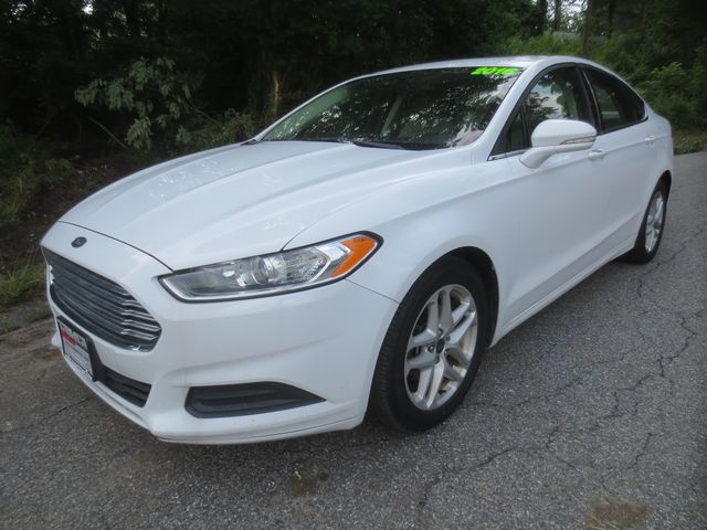photo of 2016 Ford Fusion SE