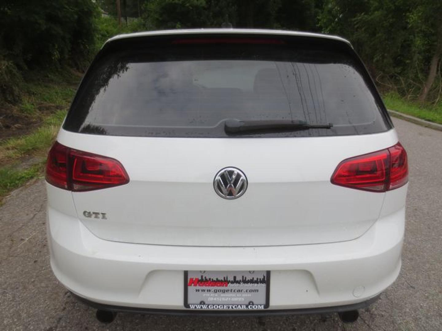 2017 White /Black Volkswagen Golf GTI S 6A (3VW4T7AU9HM) with an 2.0L L4 DOHC 16V TURBO engine, 6A transmission, located at 270 US Route 6, Mahopac, NY, 10541, (845) 621-0895, 41.349022, -73.755280 - Photo#5