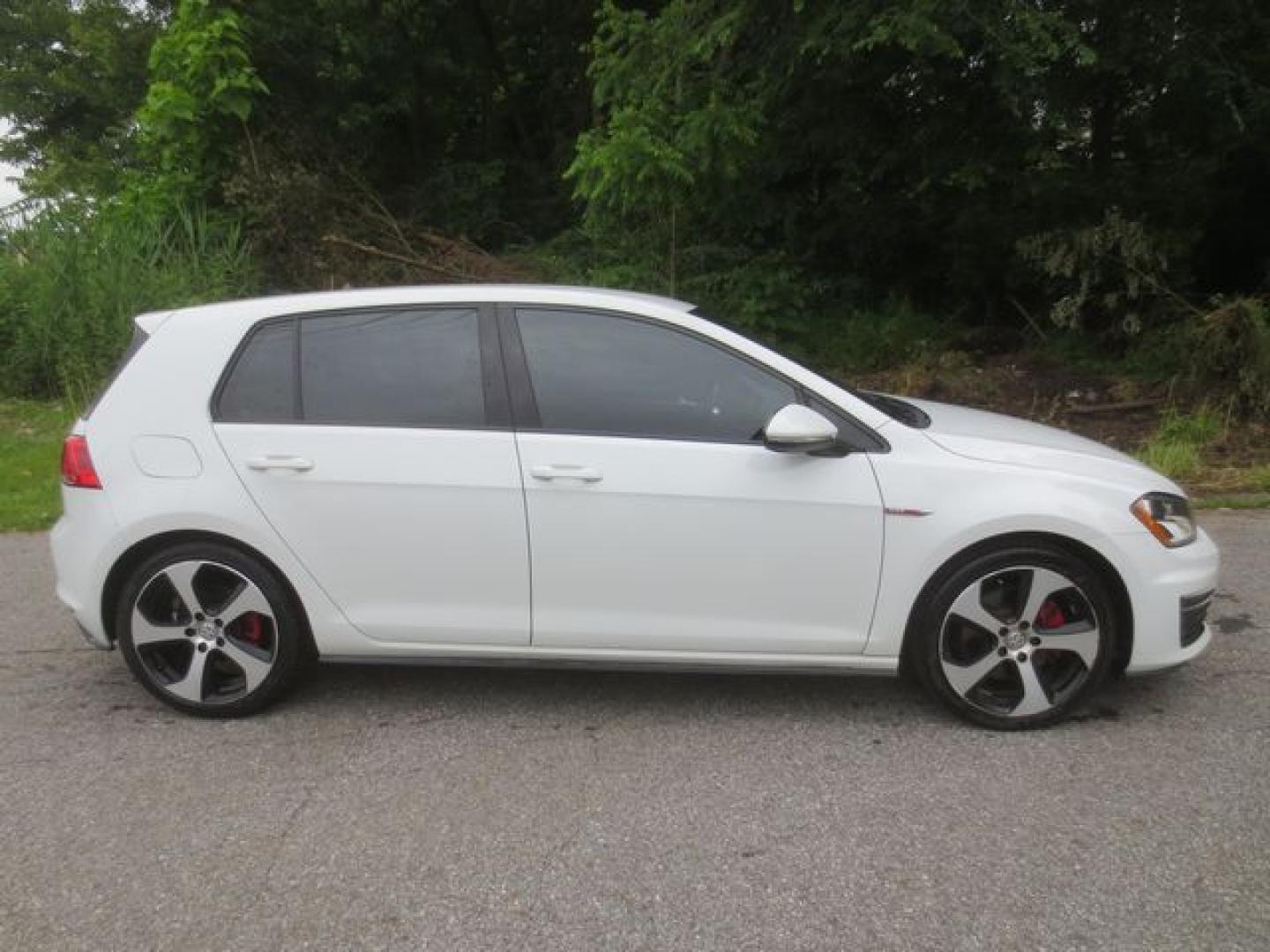 2017 White /Black Volkswagen Golf GTI S 6A (3VW4T7AU9HM) with an 2.0L L4 DOHC 16V TURBO engine, 6A transmission, located at 270 US Route 6, Mahopac, NY, 10541, (845) 621-0895, 41.349022, -73.755280 - Photo#10