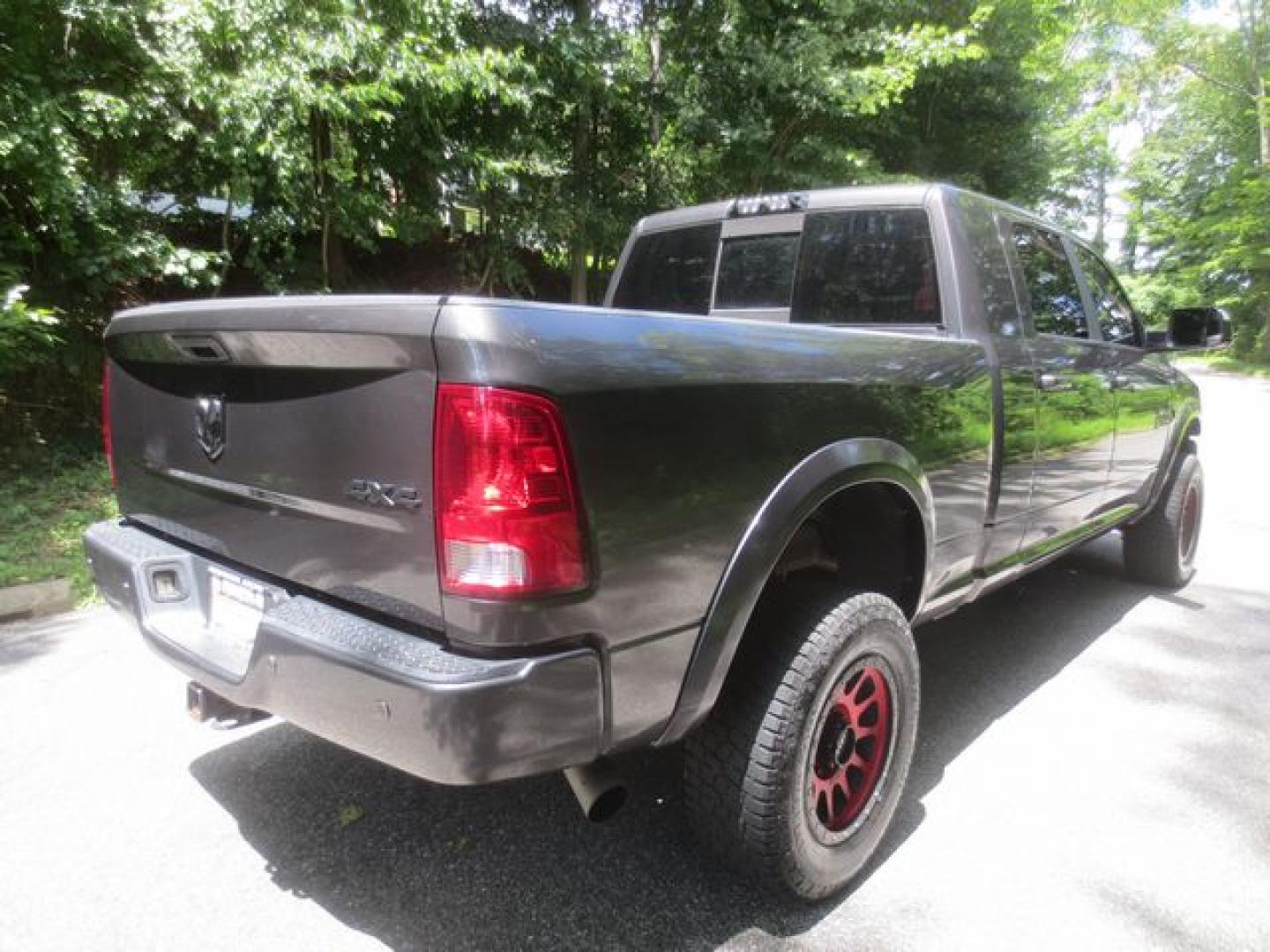 2017 Gray /Gray RAM 2500 SLT Mega Cab 4WD (3C6UR5ML4HG) with an 6.7L L6 OHV 24V TURBO DIESEL engine, 6A transmission, located at 270 US Route 6, Mahopac, NY, 10541, (845) 621-0895, 41.349022, -73.755280 - Photo#3