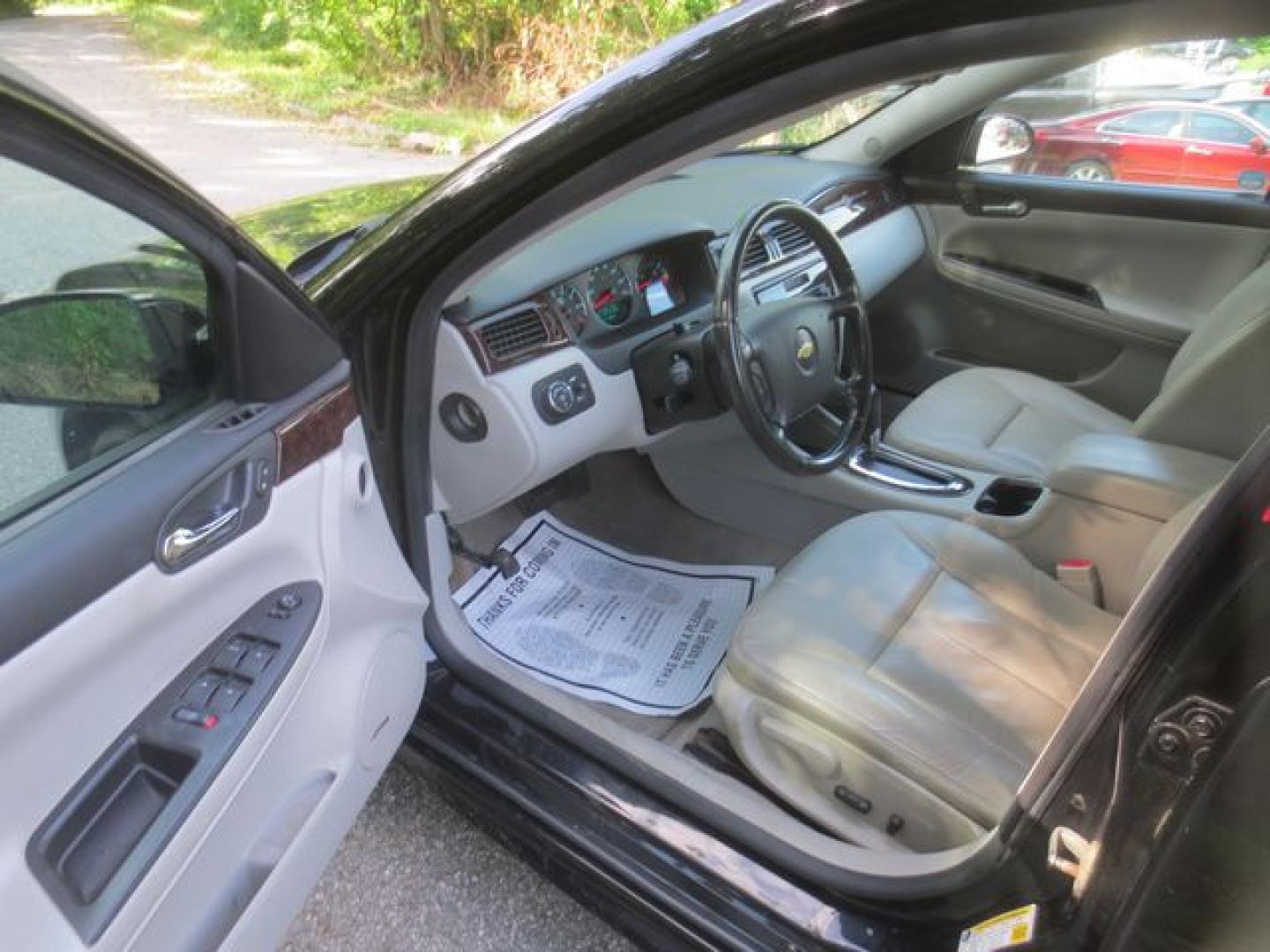 2013 Black /Gray Chevrolet Impala LTZ (2G1WC5E37D1) with an 3.6L V6 DOHC 16V FFV engine, 6-Speed Automatic transmission, located at 270 US Route 6, Mahopac, NY, 10541, (845) 621-0895, 41.349022, -73.755280 - Photo#6