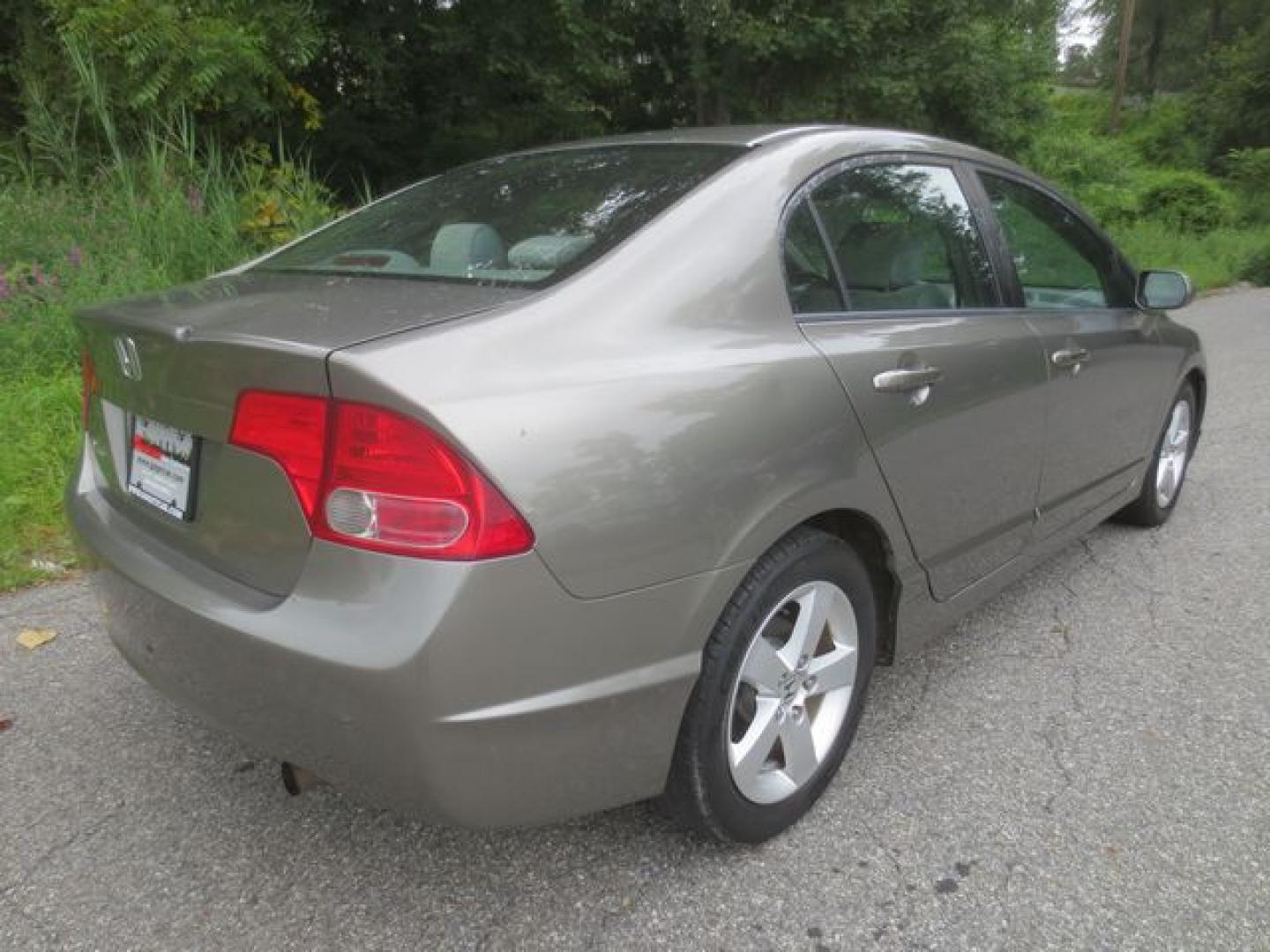 2008 Tan /Gray Honda Civic EX Sedan AT (1HGFA16898L) with an 1.8L L4 SOHC 16V engine, 5-Speed Automatic Overdrive transmission, located at 270 US Route 6, Mahopac, NY, 10541, (845) 621-0895, 41.349022, -73.755280 - Photo#3