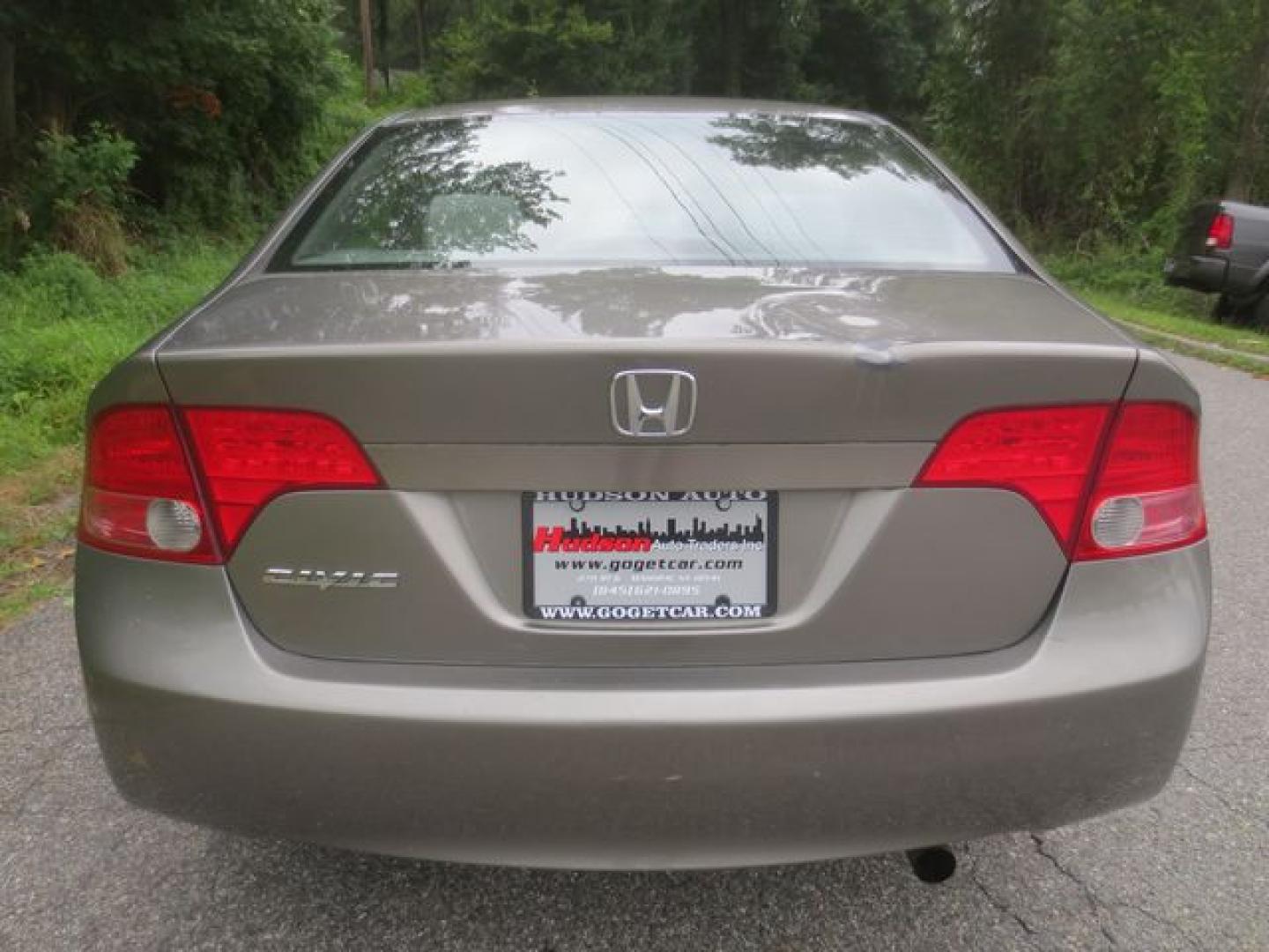 2008 Tan /Gray Honda Civic EX Sedan AT (1HGFA16898L) with an 1.8L L4 SOHC 16V engine, 5-Speed Automatic Overdrive transmission, located at 270 US Route 6, Mahopac, NY, 10541, (845) 621-0895, 41.349022, -73.755280 - Photo#5
