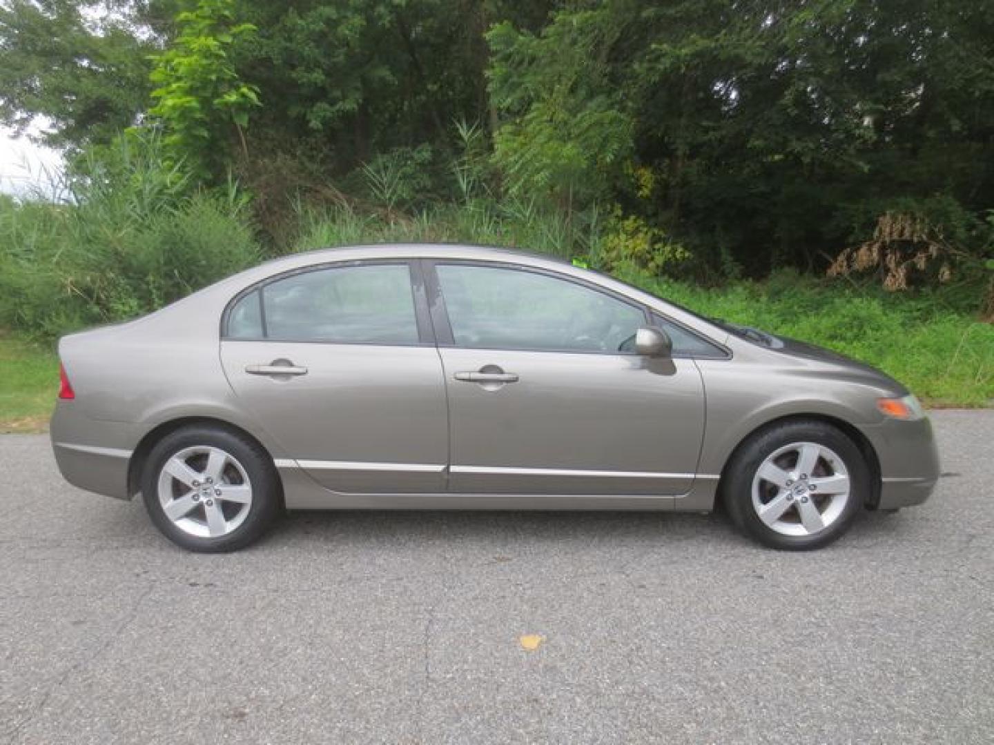2008 Tan /Gray Honda Civic EX Sedan AT (1HGFA16898L) with an 1.8L L4 SOHC 16V engine, 5-Speed Automatic Overdrive transmission, located at 270 US Route 6, Mahopac, NY, 10541, (845) 621-0895, 41.349022, -73.755280 - Photo#11