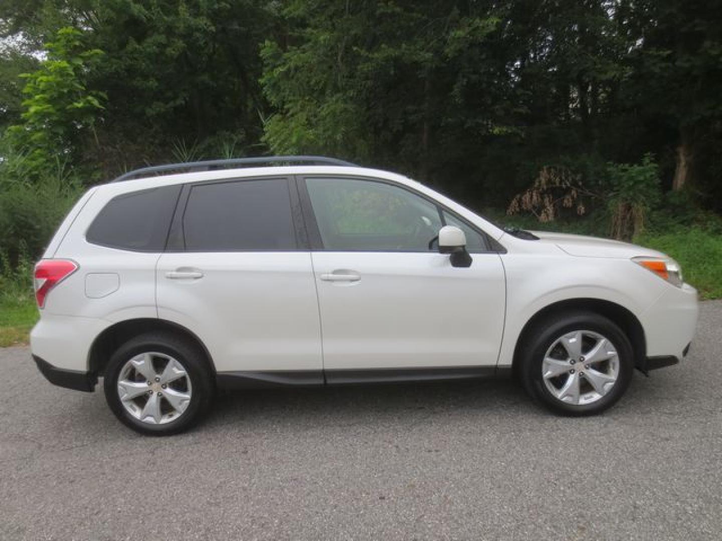 2014 White /Gray Subaru Forester 2.5i Premium (JF2SJACC4EG) with an 2.5L H4 SOHC 16V engine, 6-Speed Manual transmission, located at 270 US Route 6, Mahopac, NY, 10541, (845) 621-0895, 41.349022, -73.755280 - Photo#10