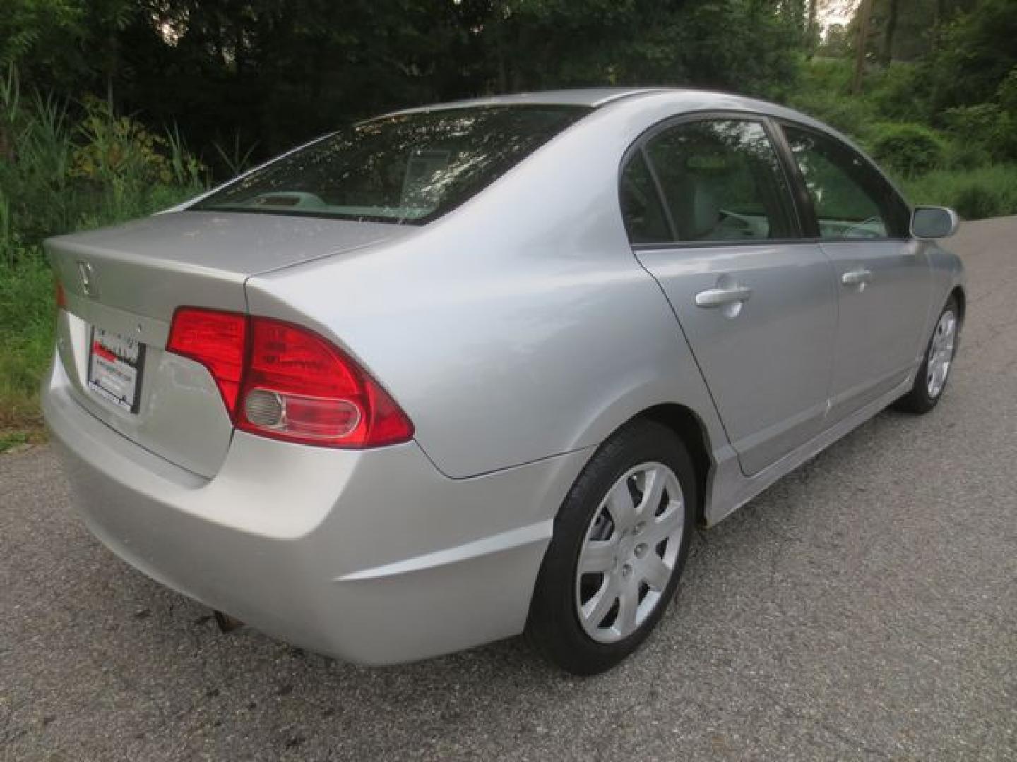 2008 Silver /Gray Honda Civic LX (2HGFA16558H) with an 1.8L L4 SOHC 16V engine, 5-Speed Automatic Overdrive transmission, located at 270 US Route 6, Mahopac, NY, 10541, (845) 621-0895, 41.349022, -73.755280 - Photo#3