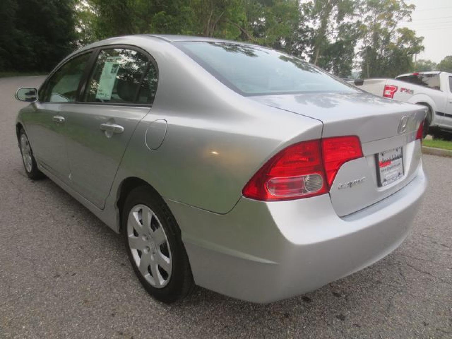2008 Silver /Gray Honda Civic LX (2HGFA16558H) with an 1.8L L4 SOHC 16V engine, 5-Speed Automatic Overdrive transmission, located at 270 US Route 6, Mahopac, NY, 10541, (845) 621-0895, 41.349022, -73.755280 - Photo#4