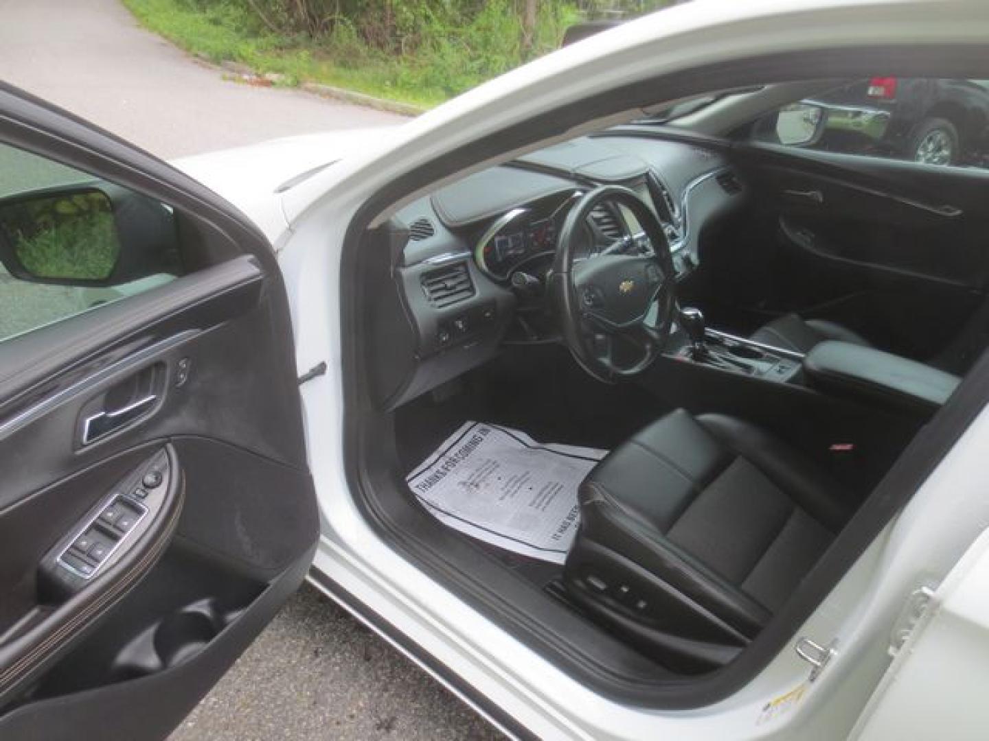 2016 White /Black Chevrolet Impala LT (2G1105SA6G9) with an 2.5L L4 DOHC 16V engine, Automatic 6-Speed transmission, located at 270 US Route 6, Mahopac, NY, 10541, (845) 621-0895, 41.349022, -73.755280 - Photo#6