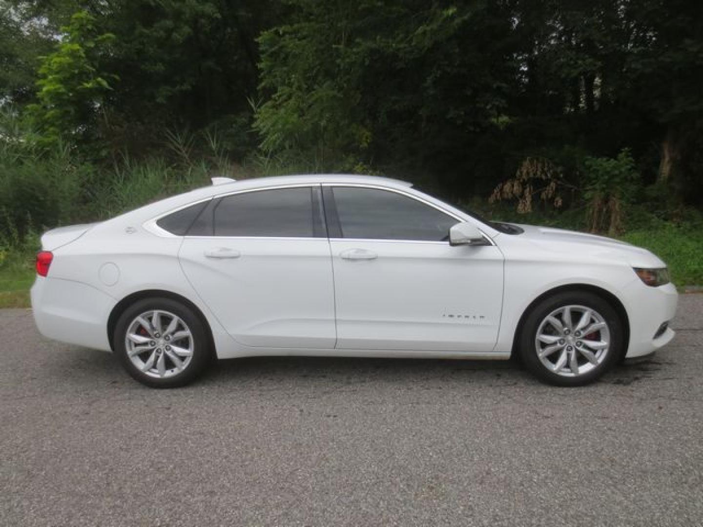 2016 White /Black Chevrolet Impala LT (2G1105SA6G9) with an 2.5L L4 DOHC 16V engine, Automatic 6-Speed transmission, located at 270 US Route 6, Mahopac, NY, 10541, (845) 621-0895, 41.349022, -73.755280 - Photo#11