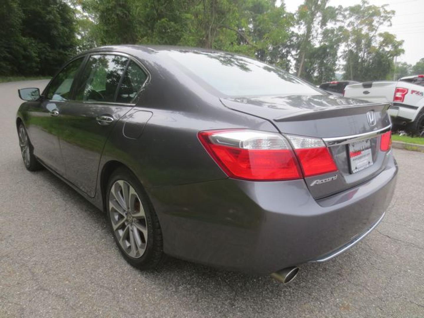 2015 Gray /Black Honda Accord Sport (1HGCR2F56FA) with an 2.4L L4 DOHC 16V engine, Automatic transmission, located at 270 US Route 6, Mahopac, NY, 10541, (845) 621-0895, 41.349022, -73.755280 - Photo#4