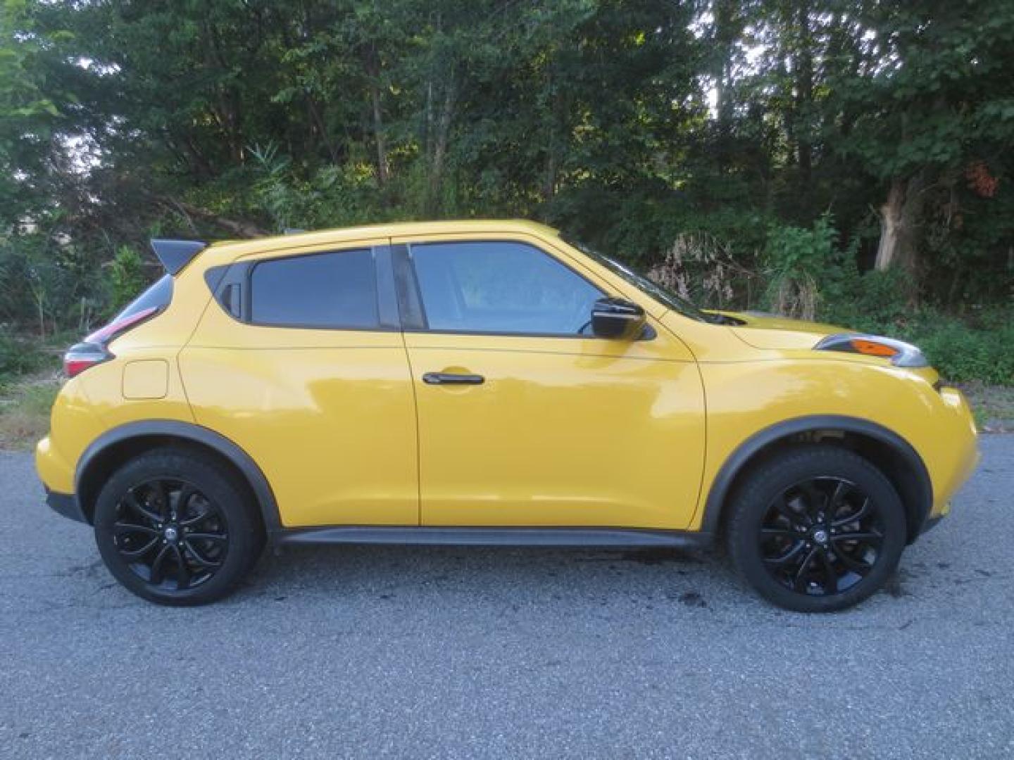 2016 Yellow /Black/Yellow Nissan Juke S AWD (JN8AF5MV3GT) with an 1.6L L4 DOHC 16V engine, Automatic transmission, located at 270 US Route 6, Mahopac, NY, 10541, (845) 621-0895, 41.349022, -73.755280 - Photo#10