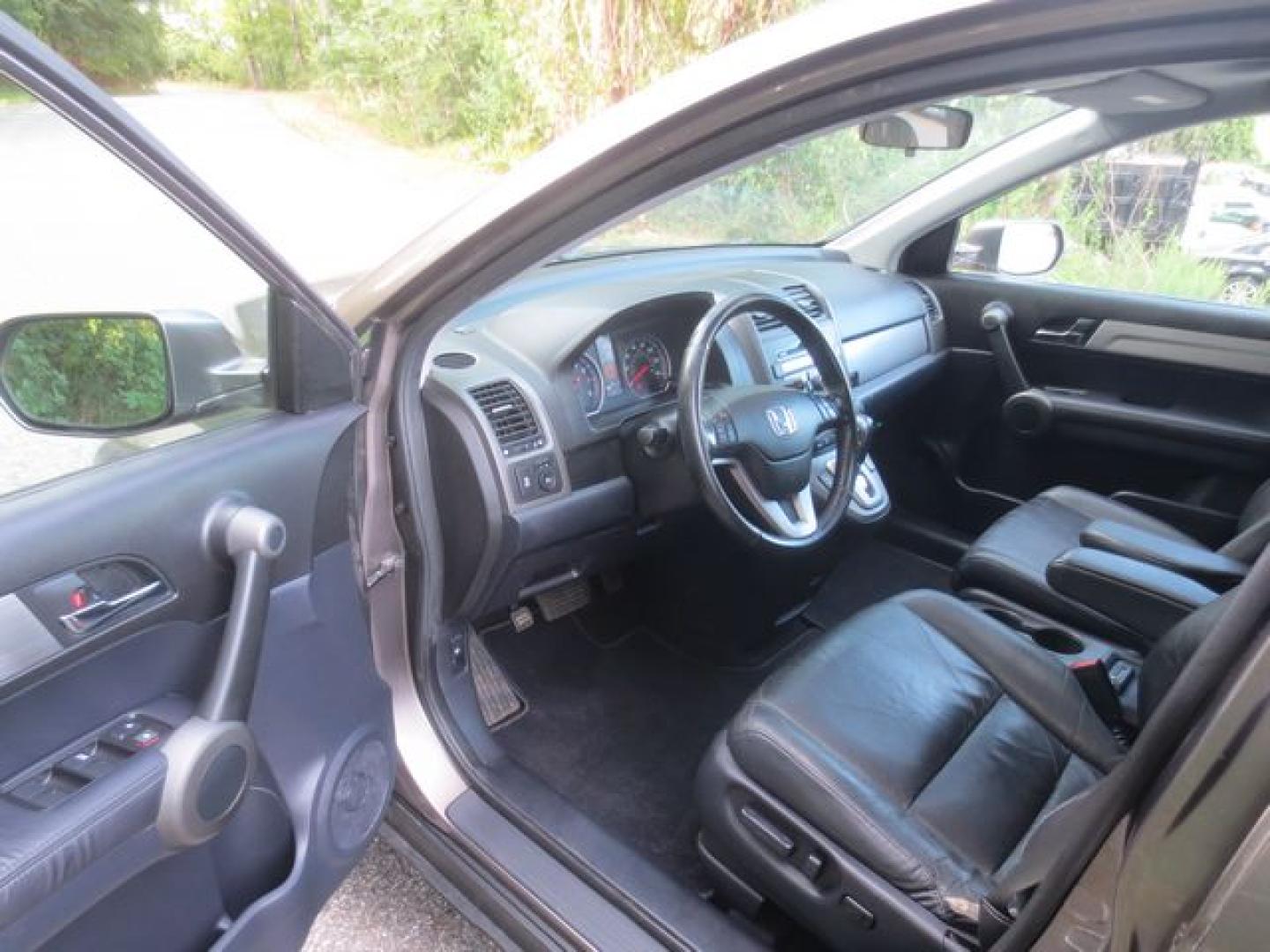 2010 Gray /Black Honda CR-V EX-L (5J6RE4H70AL) with an 2.4L L4 DOHC 16V engine, 5-Speed Automatic transmission, located at 270 US Route 6, Mahopac, NY, 10541, (845) 621-0895, 41.349022, -73.755280 - Photo#6