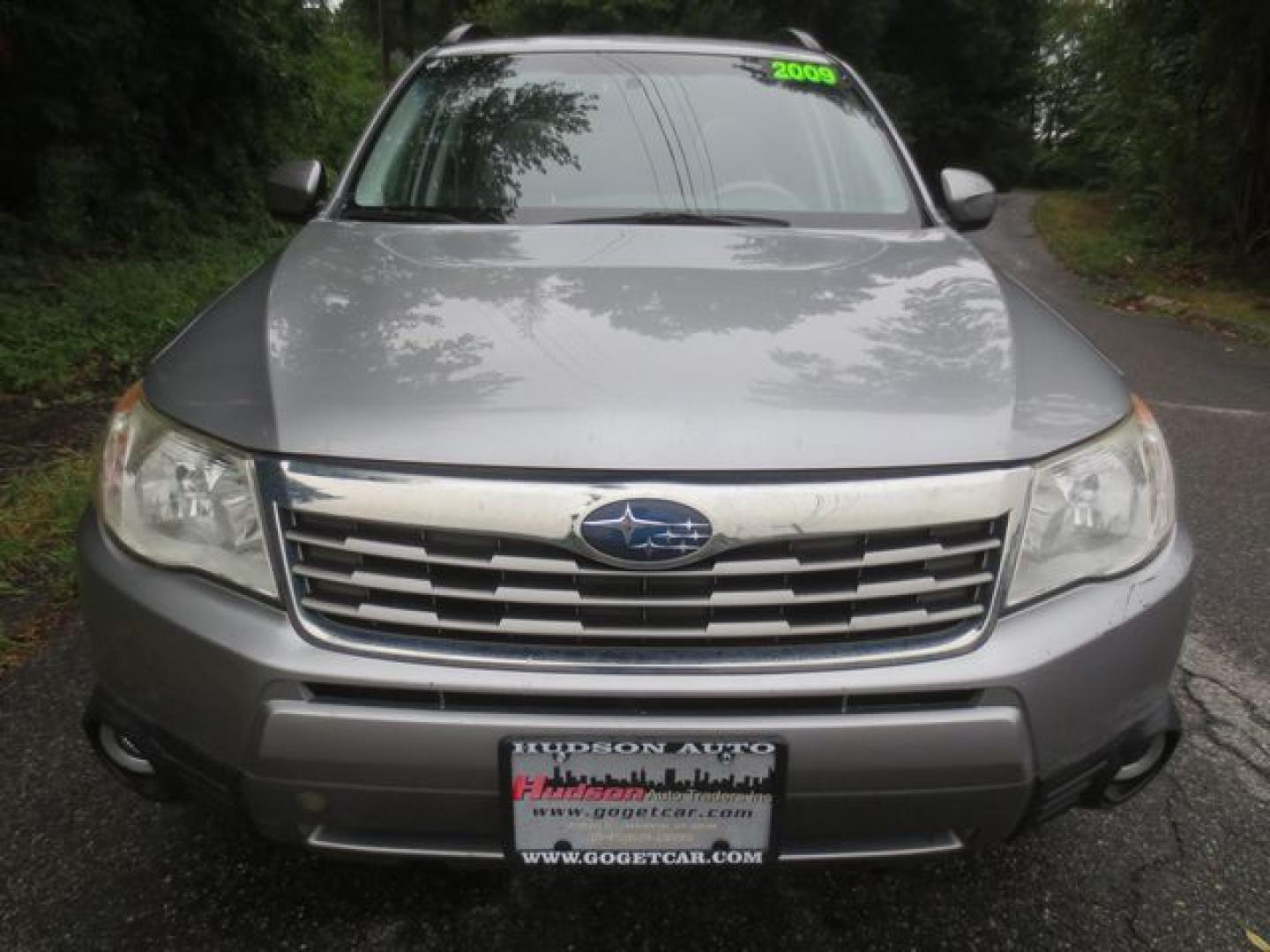 2009 Gray /Gray Subaru Forester 2.5X Limited (JF2SH64629H) with an 2.5L H4 SOHC 16V engine, 4-Speed Automatic transmission, located at 270 US Route 6, Mahopac, NY, 10541, (845) 621-0895, 41.349022, -73.755280 - Photo#2
