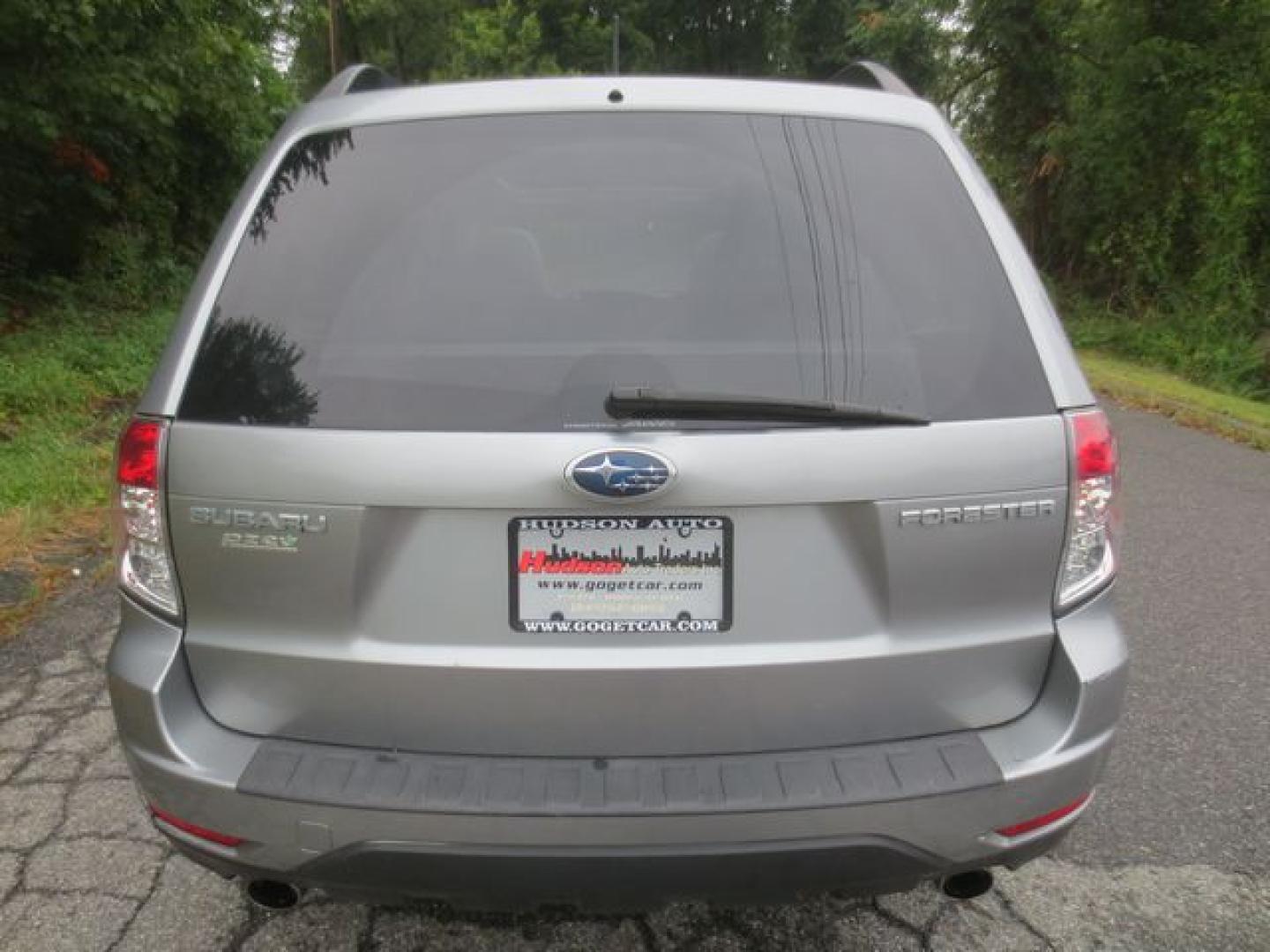 2009 Gray /Gray Subaru Forester 2.5X Limited (JF2SH64629H) with an 2.5L H4 SOHC 16V engine, 4-Speed Automatic transmission, located at 270 US Route 6, Mahopac, NY, 10541, (845) 621-0895, 41.349022, -73.755280 - Photo#5