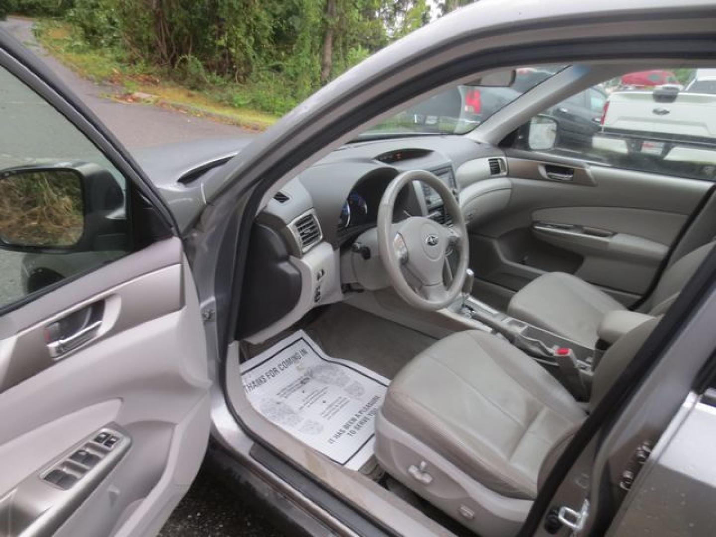 2009 Gray /Gray Subaru Forester 2.5X Limited (JF2SH64629H) with an 2.5L H4 SOHC 16V engine, 4-Speed Automatic transmission, located at 270 US Route 6, Mahopac, NY, 10541, (845) 621-0895, 41.349022, -73.755280 - Photo#6