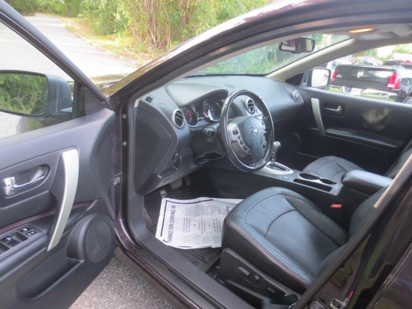 2011 Purple /Black Nissan Rogue S (JN8AS5MV3BW) with an 2.5L L4 DOHC 16V engine, Automatic transmission, located at 270 US Route 6, Mahopac, NY, 10541, (845) 621-0895, 41.349022, -73.755280 - Photo#6