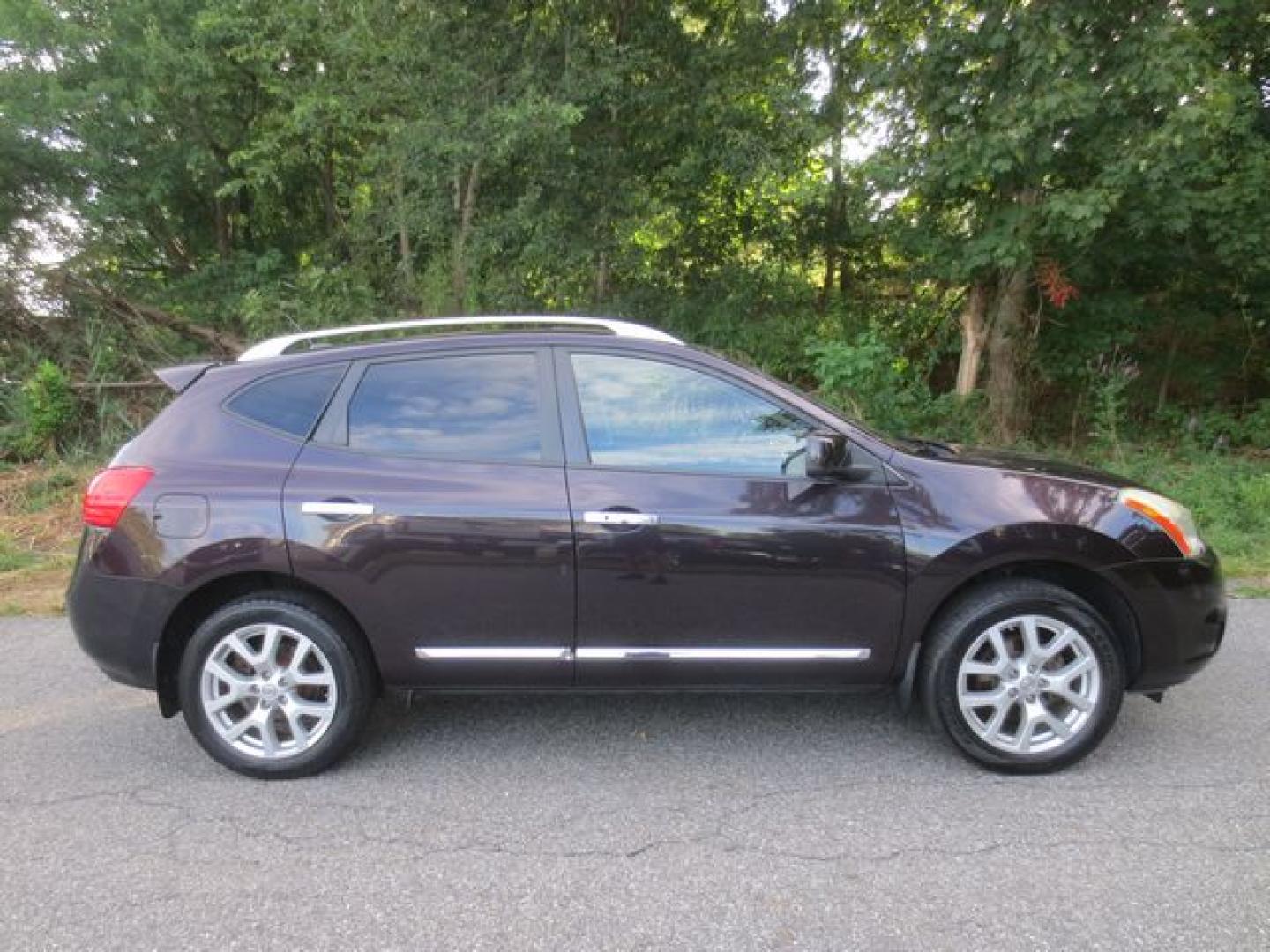 2011 Purple /Black Nissan Rogue S (JN8AS5MV3BW) with an 2.5L L4 DOHC 16V engine, Automatic transmission, located at 270 US Route 6, Mahopac, NY, 10541, (845) 621-0895, 41.349022, -73.755280 - Photo#10