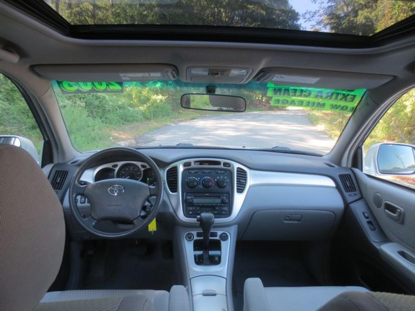 2005 Silver /Gray Toyota Highlander Limited (JTEEP21A050) with an 3.3L V6 DOHC 24V engine, 5-Speed Automatic Overdrive transmission, located at 270 US Route 6, Mahopac, NY, 10541, (845) 621-0895, 41.349022, -73.755280 - Photo#7