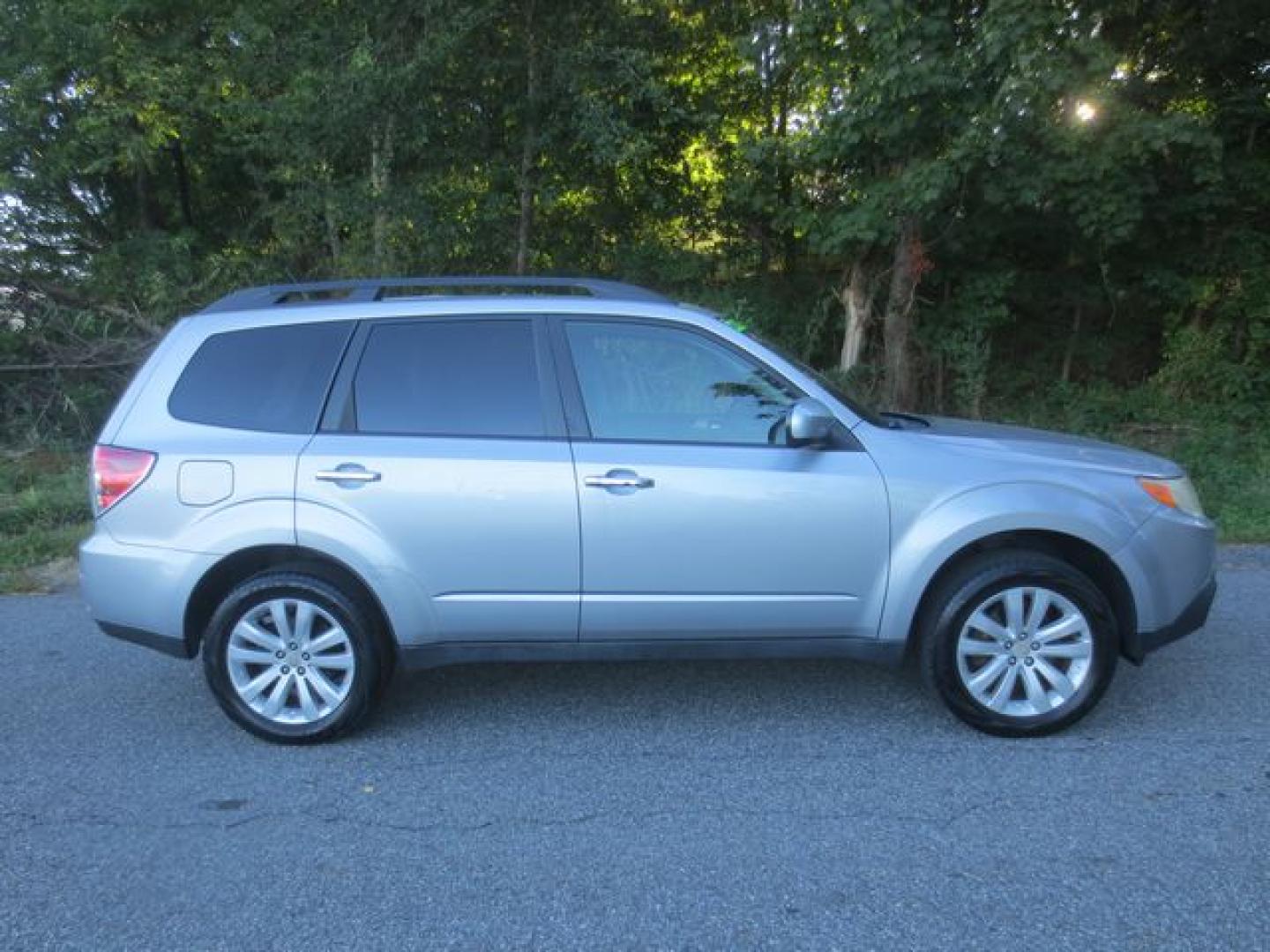 2012 Silver /Gray Subaru Forester X Premium (JF2SHADC9CH) with an 2.5L H4 SOHC 16V engine, 4-Speed Automatic transmission, located at 270 US Route 6, Mahopac, NY, 10541, (845) 621-0895, 41.349022, -73.755280 - Photo#10