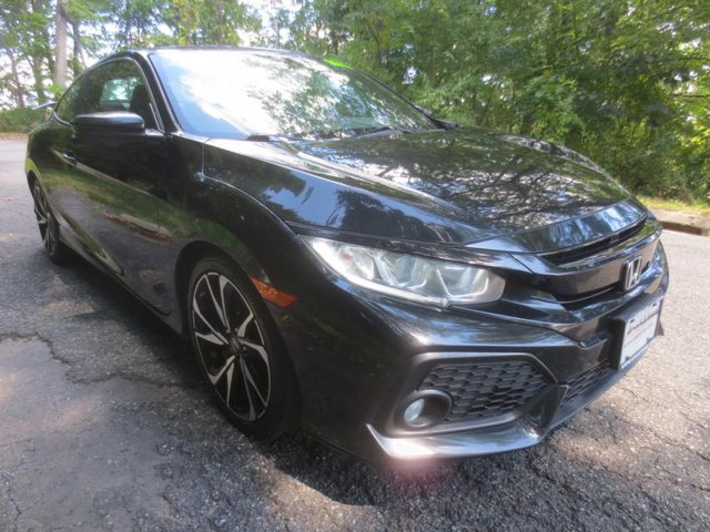 2018 Black /Black Honda Civic ZSI (2HGFC3A51JH) with an 1.5L L4 SOHC 16V engine, 6 Manual transmission, located at 270 US Route 6, Mahopac, NY, 10541, (845) 621-0895, 41.349022, -73.755280 - Photo#1