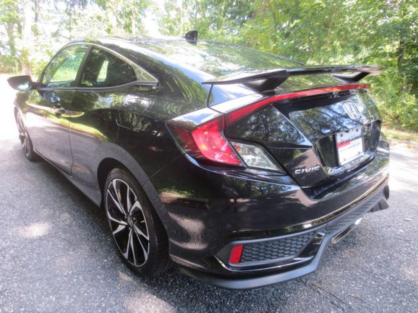 2018 Black /Black Honda Civic ZSI (2HGFC3A51JH) with an 1.5L L4 SOHC 16V engine, 6 Manual transmission, located at 270 US Route 6, Mahopac, NY, 10541, (845) 621-0895, 41.349022, -73.755280 - Photo#4