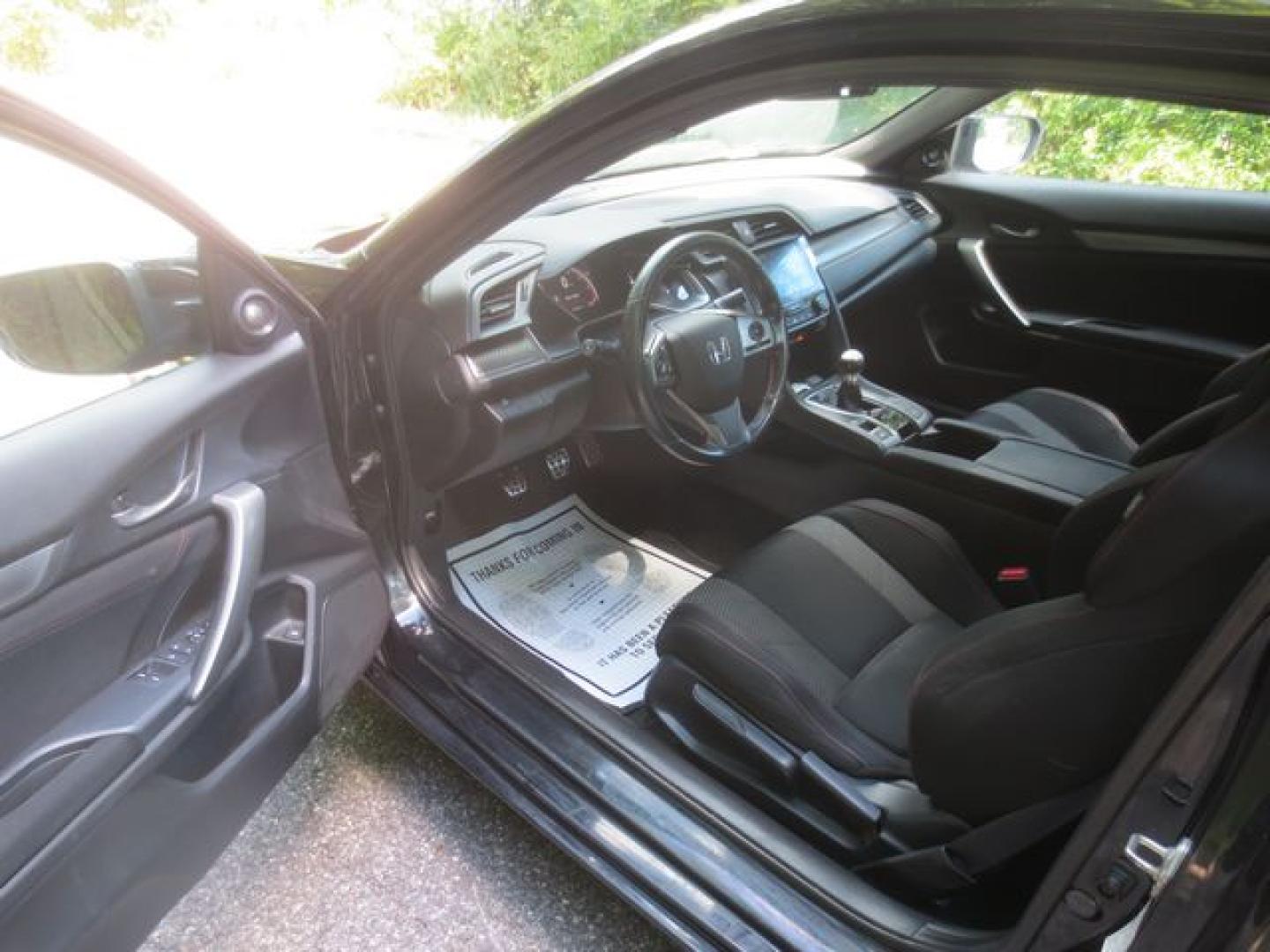 2018 Black /Black Honda Civic ZSI (2HGFC3A51JH) with an 1.5L L4 SOHC 16V engine, 6 Manual transmission, located at 270 US Route 6, Mahopac, NY, 10541, (845) 621-0895, 41.349022, -73.755280 - Photo#6