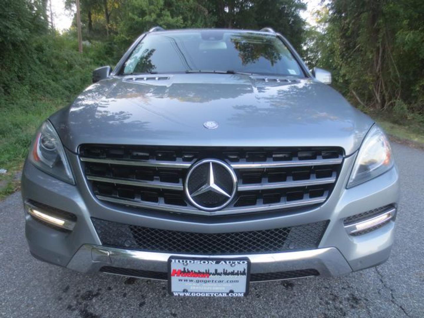 2014 Gray /Black Mercedes-Benz M-Class ML350 4MATIC (4JGDA5HBXEA) with an 3.5L V6 DOHC 24V engine, 7-Speed Automatic transmission, located at 270 US Route 6, Mahopac, NY, 10541, (845) 621-0895, 41.349022, -73.755280 - Photo#2