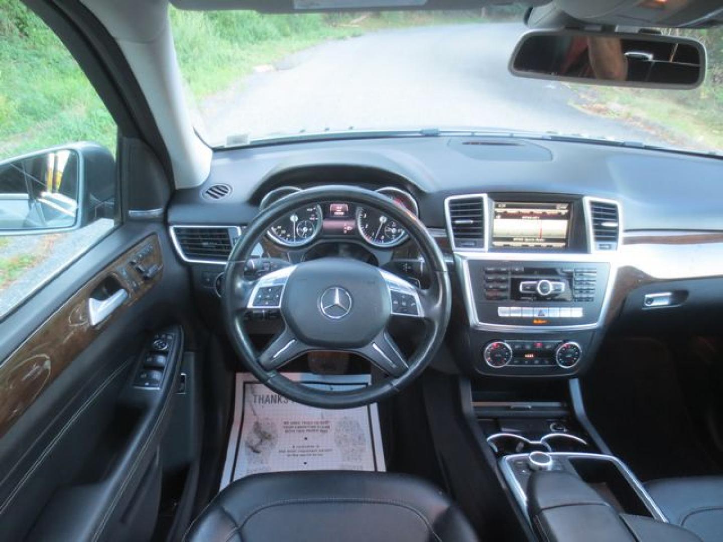 2014 Gray /Black Mercedes-Benz M-Class ML350 4MATIC (4JGDA5HBXEA) with an 3.5L V6 DOHC 24V engine, 7-Speed Automatic transmission, located at 270 US Route 6, Mahopac, NY, 10541, (845) 621-0895, 41.349022, -73.755280 - Photo#8