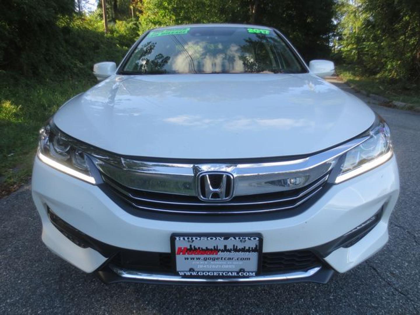 2017 White /Beige Honda Accord EX-L (1HGCR2F96HA) with an 2.4L L4 DOHC 16V engine, Automatic transmission, located at 270 US Route 6, Mahopac, NY, 10541, (845) 621-0895, 41.349022, -73.755280 - Photo#2